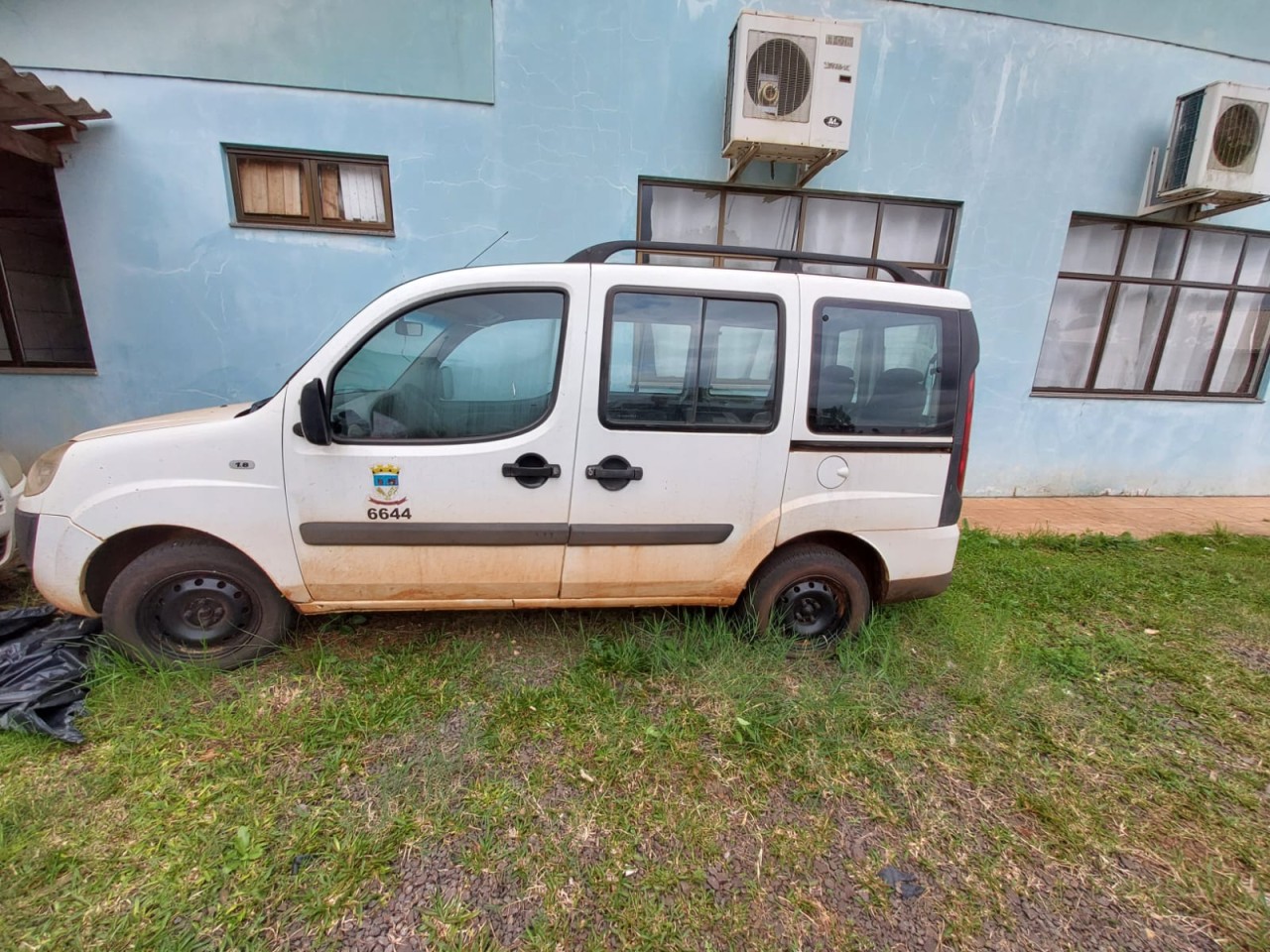 LOTE 7 - VEÍCULO FIAT DOBLÔ ESSENCE 1.8