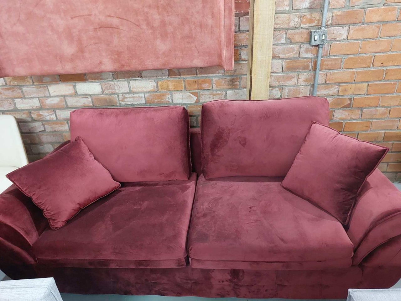 SOFÁ TULUM, VERMELHO, COM DOIS ASSENTOS - NOVO