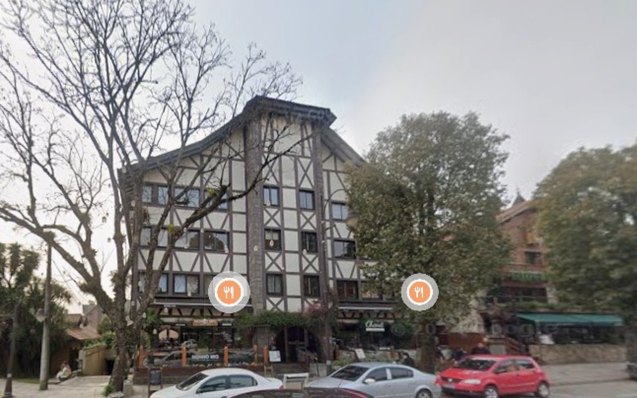 Fração ideal de 11,78% da Sala Sótão com 70m² privativos do Edifício Dom Fernando em Gramado/RS