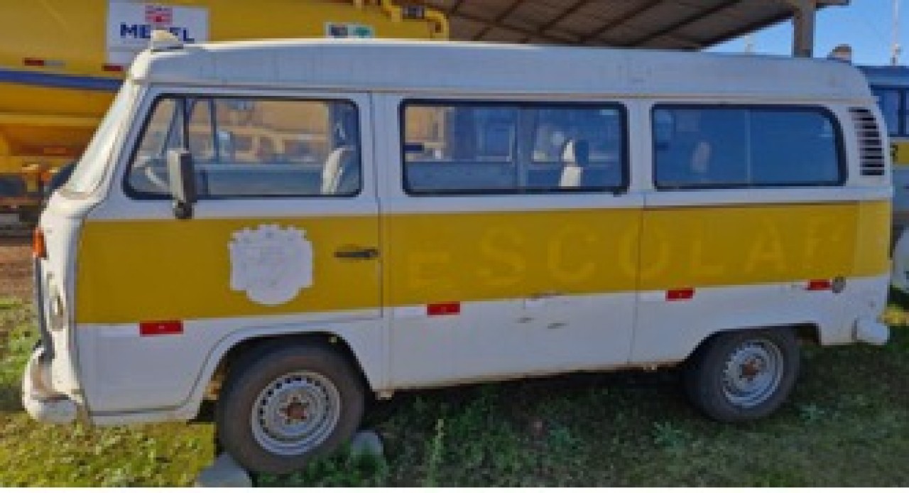 VEÍCULO VW/ Kombi Escolar,  PLACA IQS-2789  ANO/MODELO 2010/2010