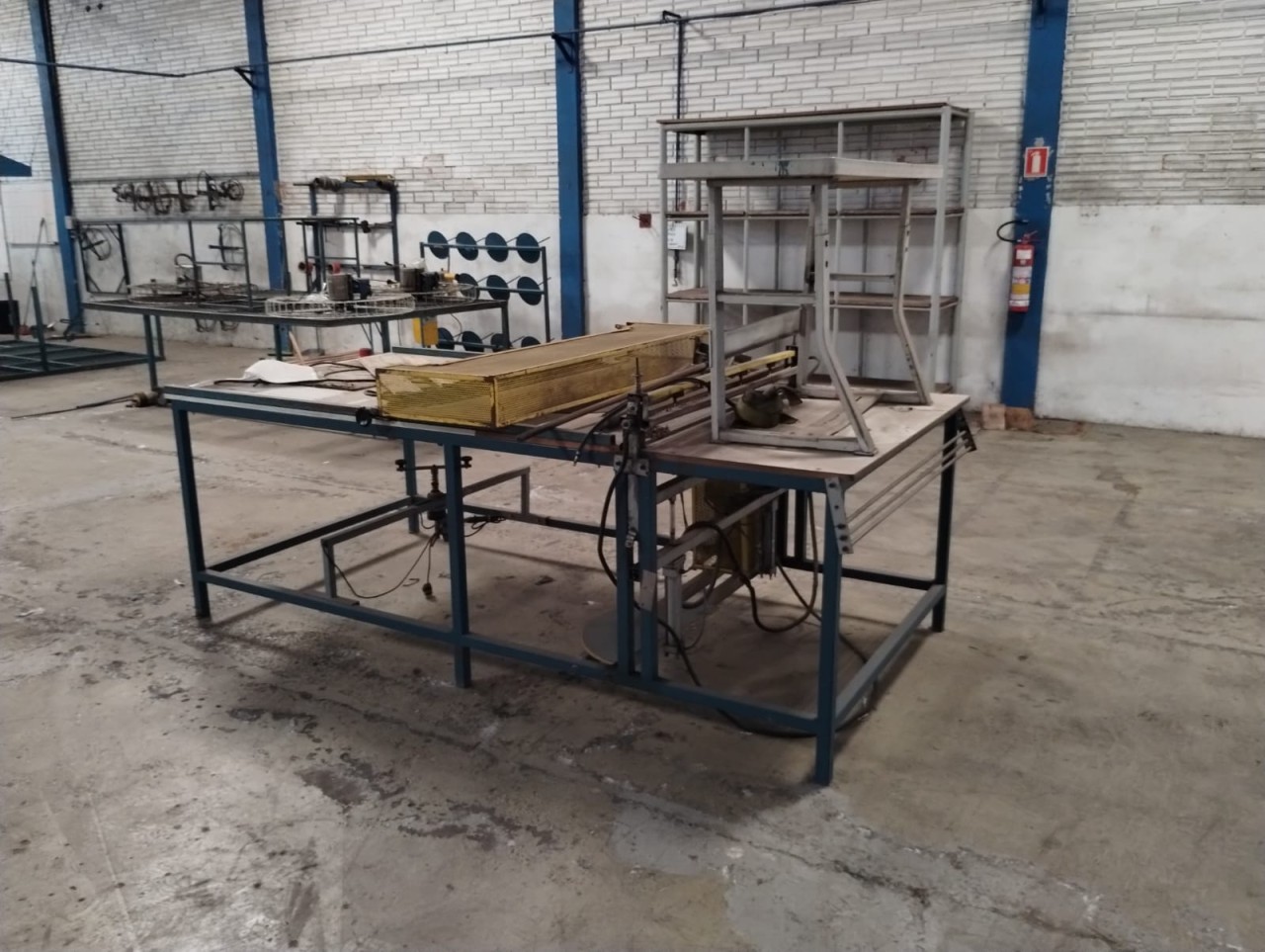 UMA MÁQUINA DE CORTE