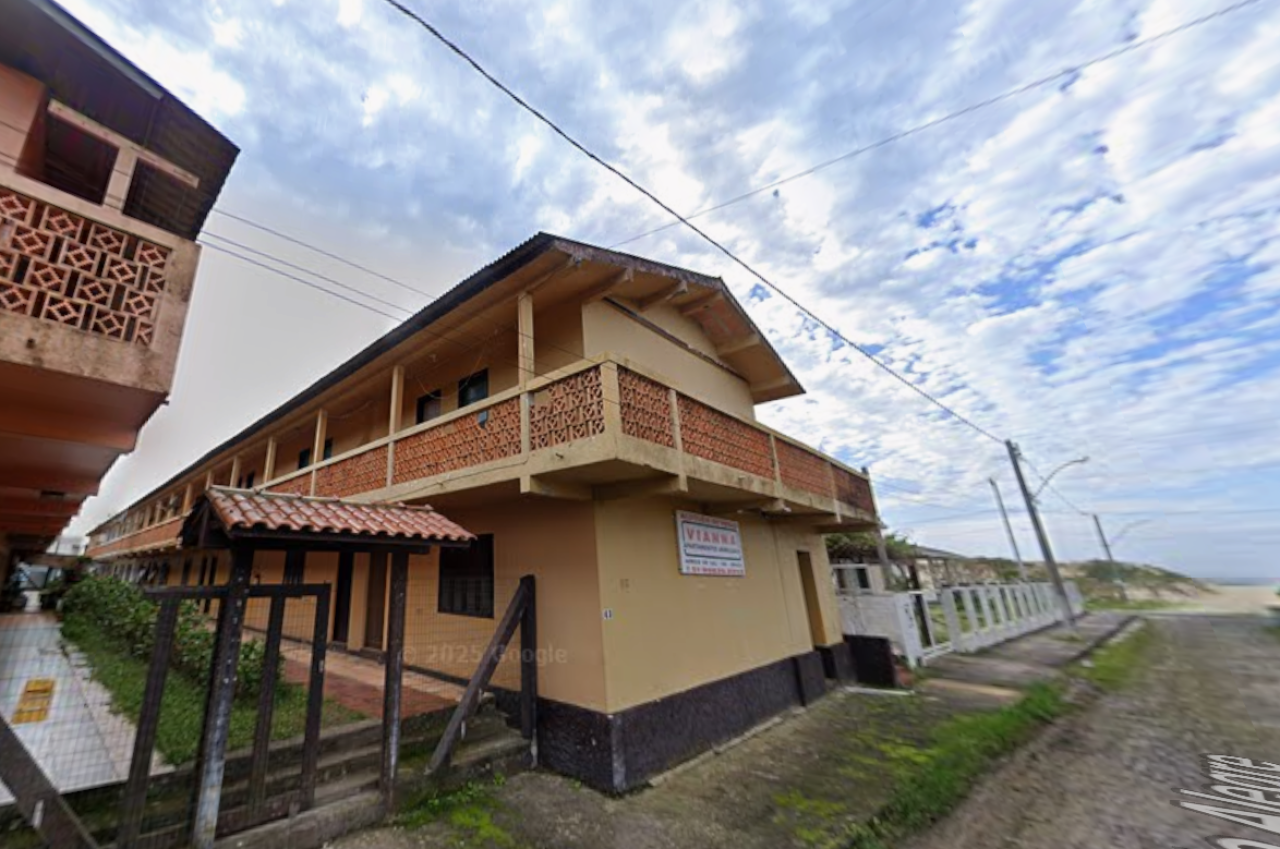 APARTAMENTO Nº 01, COM ÁREA DE 76,268 m², BEIRA MAR EM ARROIO DO SAL/RS