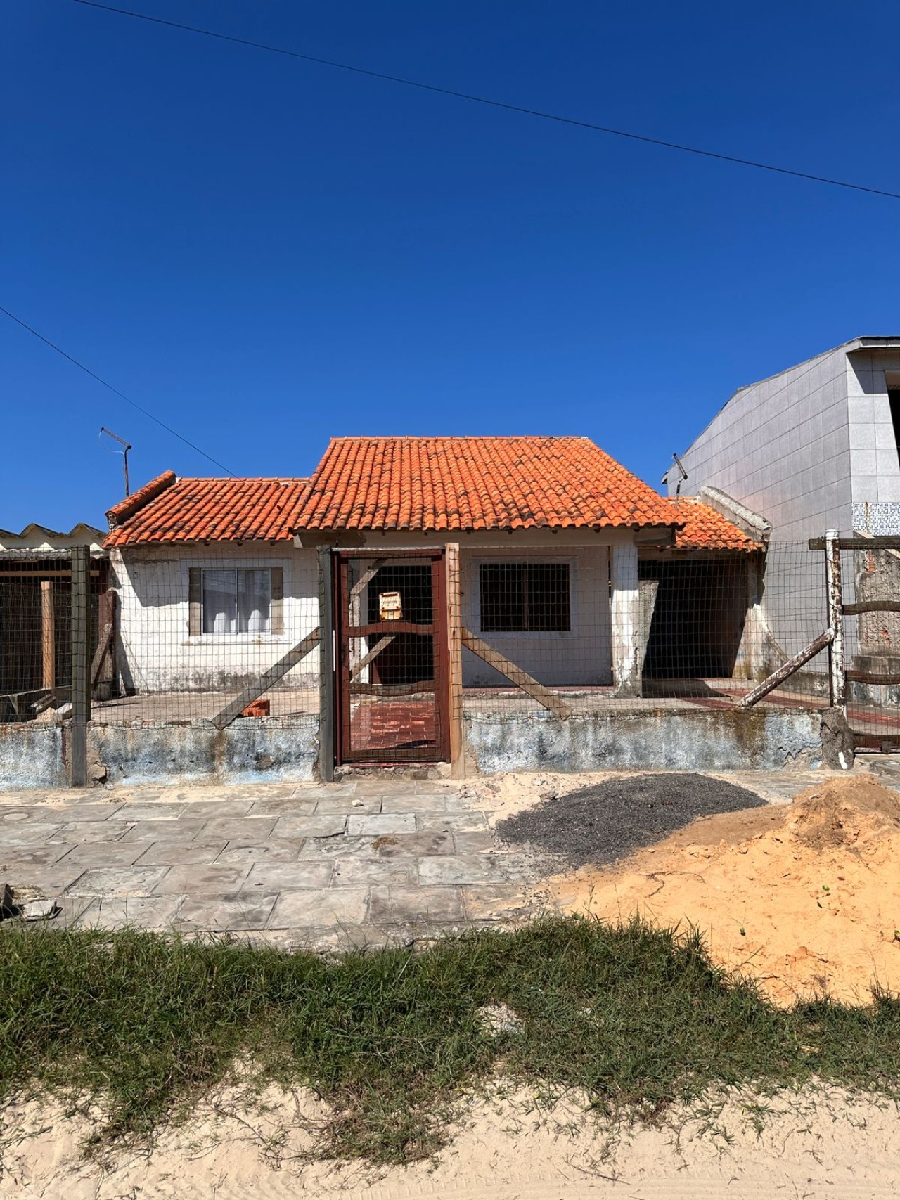 TERRENO BEIRA MAR DE 300m² COM CASA NA PRAIA EM CIDREIRA/RS [COMPRA IMEDIATA]
