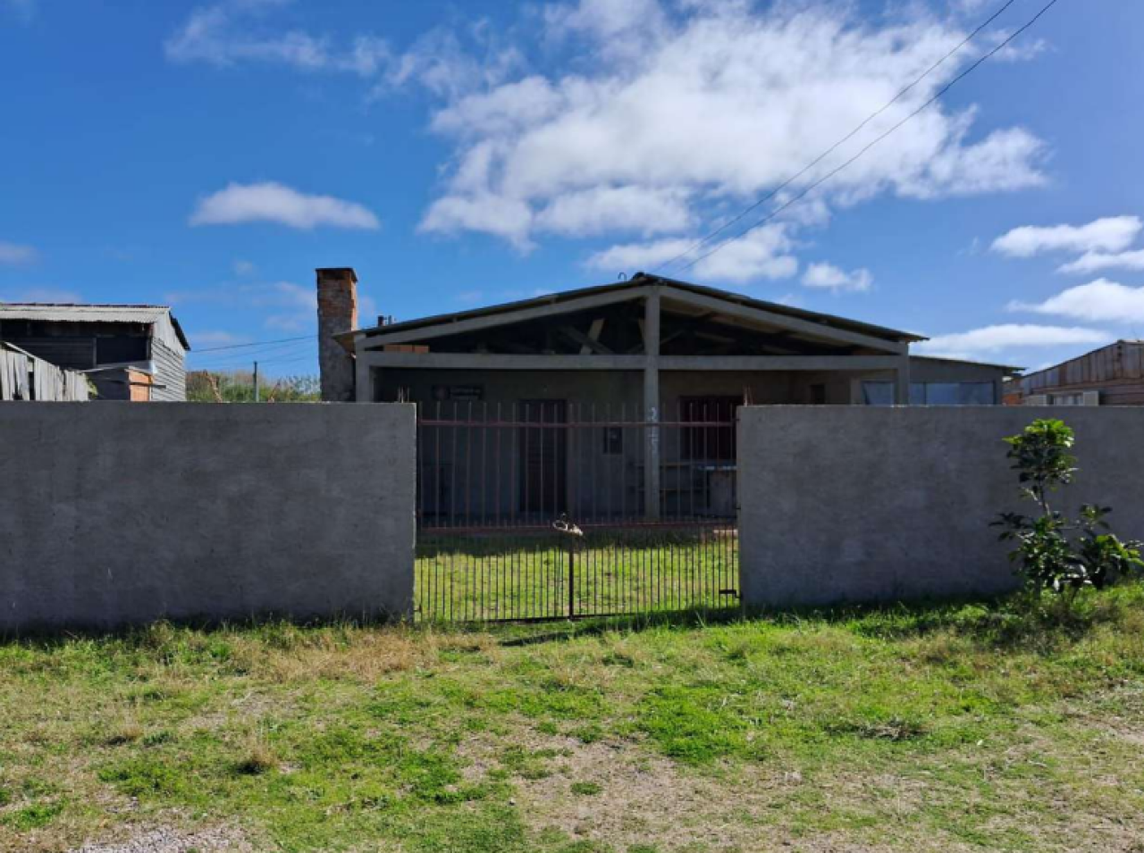 CASA DE VERANEIO EM SANTA VITÓRIA DO PALMAR/RS — TERRENO DE 300M² NO BALNEÁRIO DO HERMENEGILDO