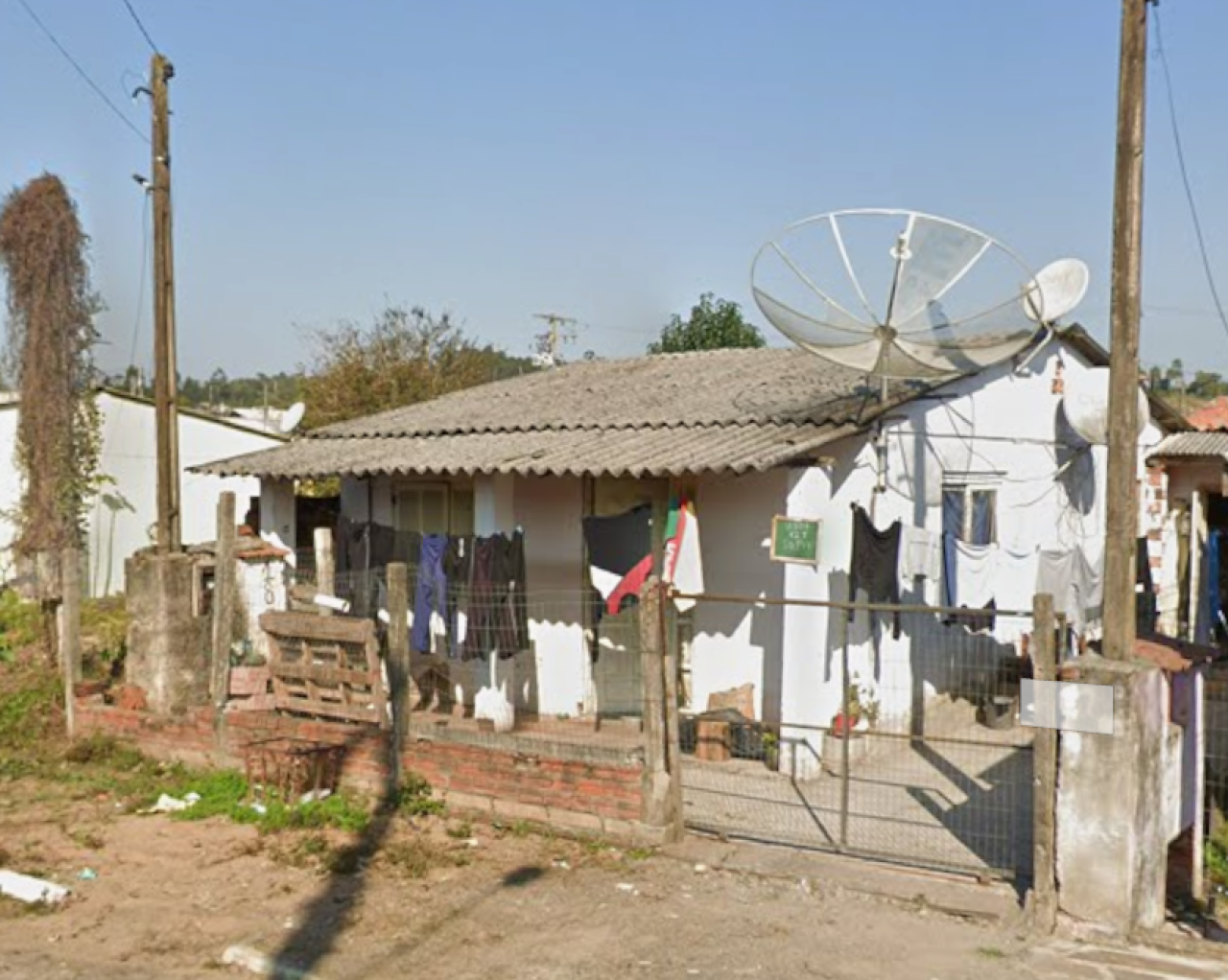 Casa no Rio Branco (foto 2 de 3)