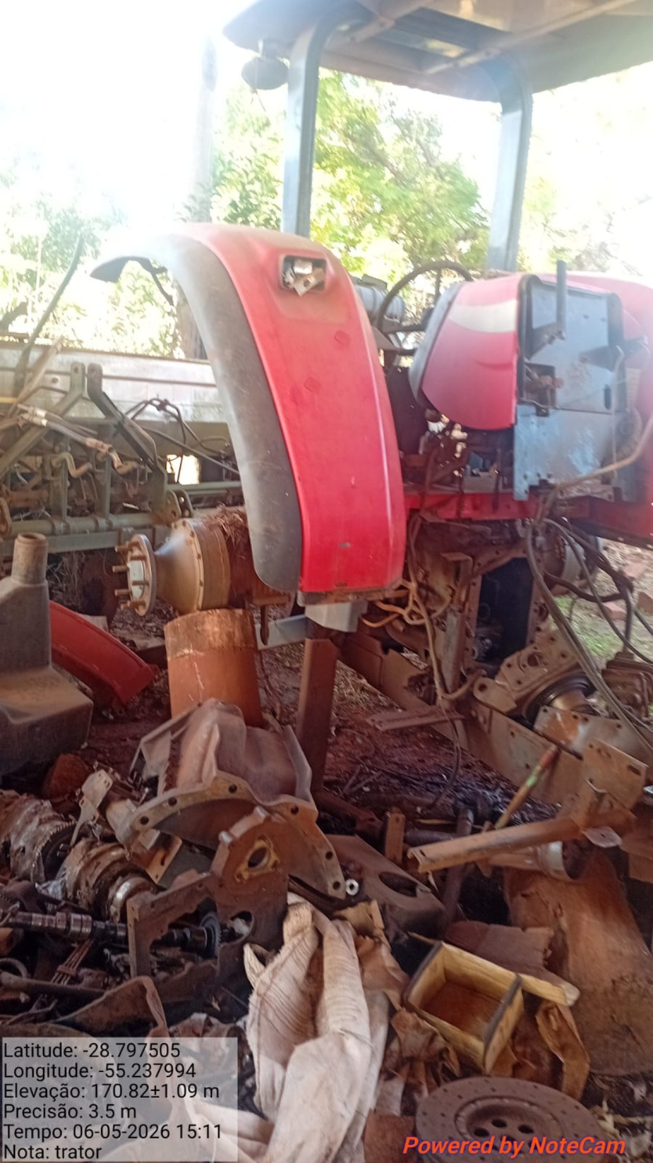 TRATOR AGRÍCOLA MASSEY FERGUSON EM ITACURUBI/RS