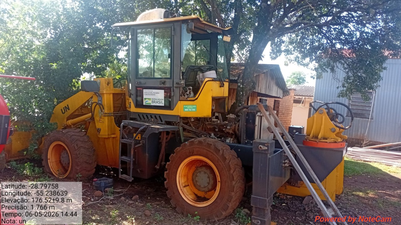 RETROESCAVADEIRA FORKLIFT EM ITACURUBI/RS