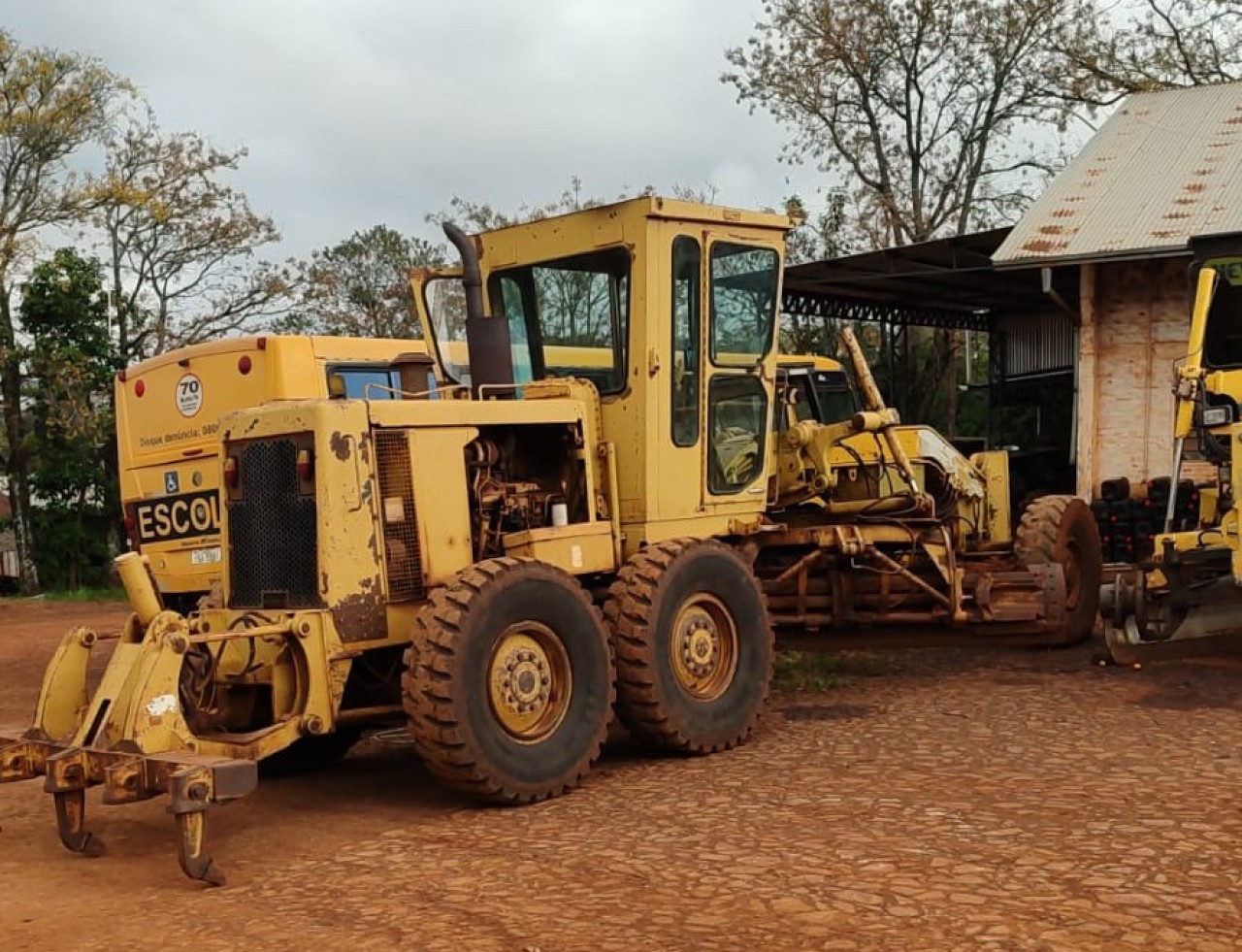 LOTE 4 - MOTONIVELADORA CATERPILLAR 140G ANO 1992 EM SANTO CRISTO/RS