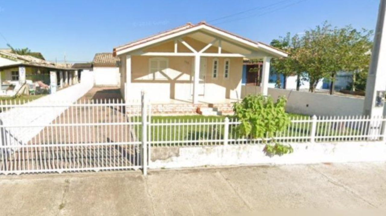 CASA EM BALNEÁRIO RINCÃO/SC